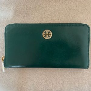 Tory Burch Dark Green Leather Zip Wallet with GHW